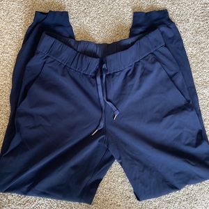 Lululemon jogger 28' navy blue size 6